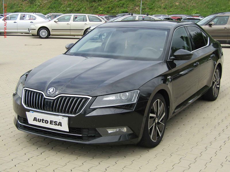 Škoda Superb (2016) 2.0 TDI 4x4, ČR, DSG, bixen - fotka 3 z 25