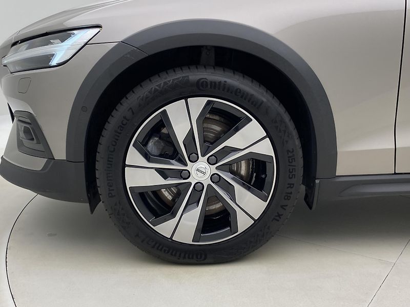 Volvo V60 CC B5 AWD BRIGHT PLUS AUT CZ - fotka 37 z 50