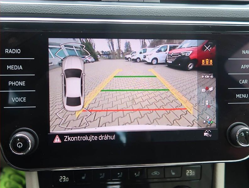 Škoda Superb (2022) Style 2.0 TDI - fotka 15 z 22