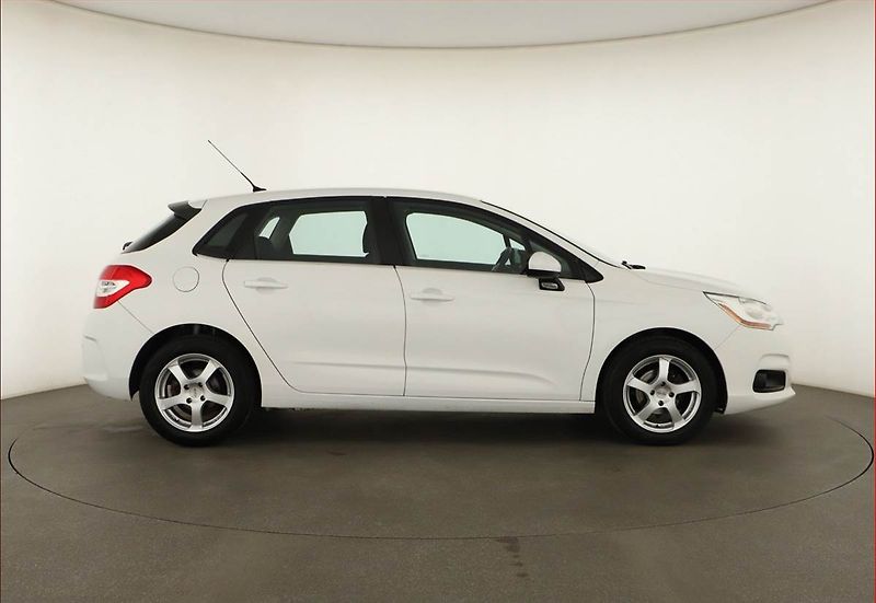 Citroën C4 (2014) 1.6 HDi, ČR,1.maj - fotka 6 z 16