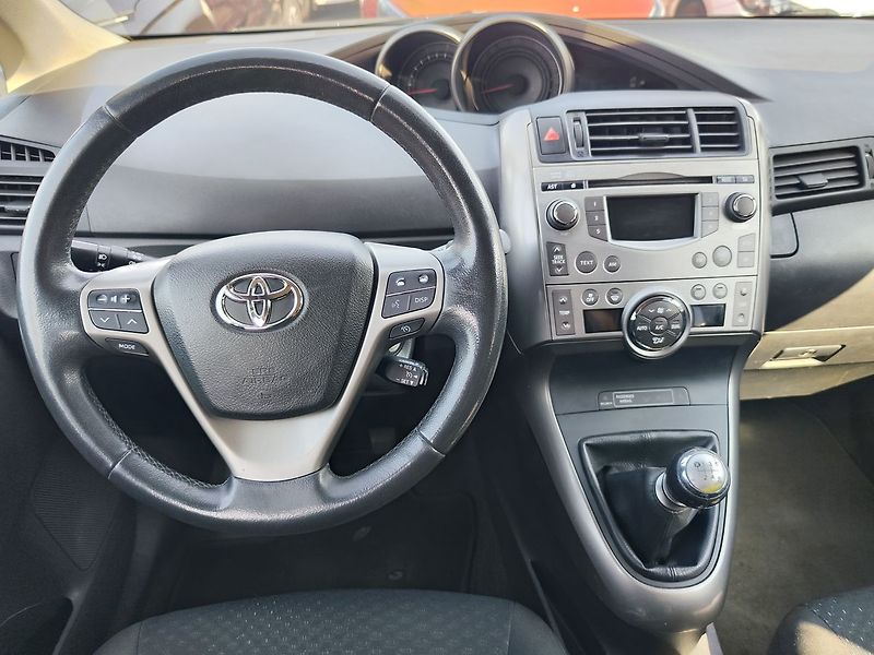 Toyota Verso 1.8 VVT-i / 108kW - fotka 14 z 25