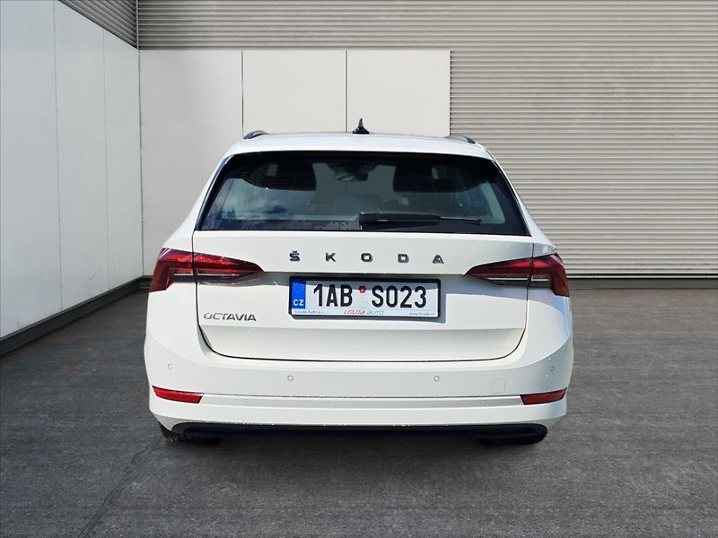 Škoda Octavia 2,0 TDI Ambition - fotka 5 z 11