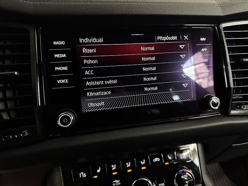 Škoda Kodiaq SPORTLINE 147kW 4x4 NEZ-TOP - fotka 25 z 49