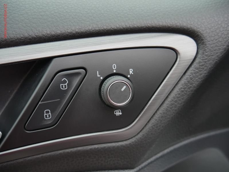 Volkswagen Golf (2019) 1.0 TSi, 2.maj,ČR, Marathon - fotka 18 z 25