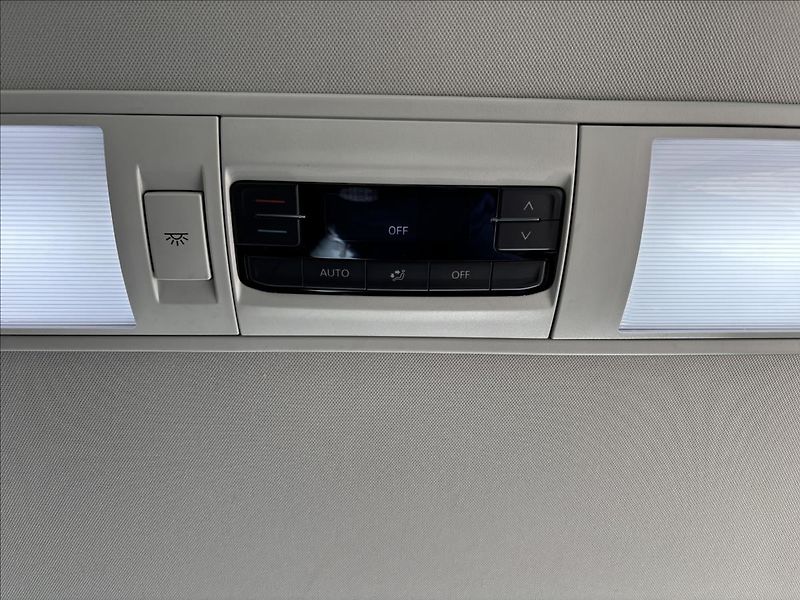 Volkswagen Multivan 2,0 TDI Comfortline 4x4 AUT - fotka 24 z 49