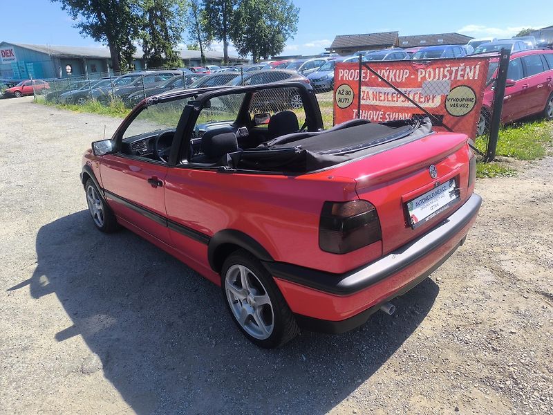 Volkswagen Golf 1.8,KRÁSNÝ,AUTOMAT,1MAJ76LET - fotka 4 z 20