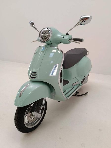 Vespa GTS 125 (2026) Verde Amabile E5+ - fotka 7 z 15