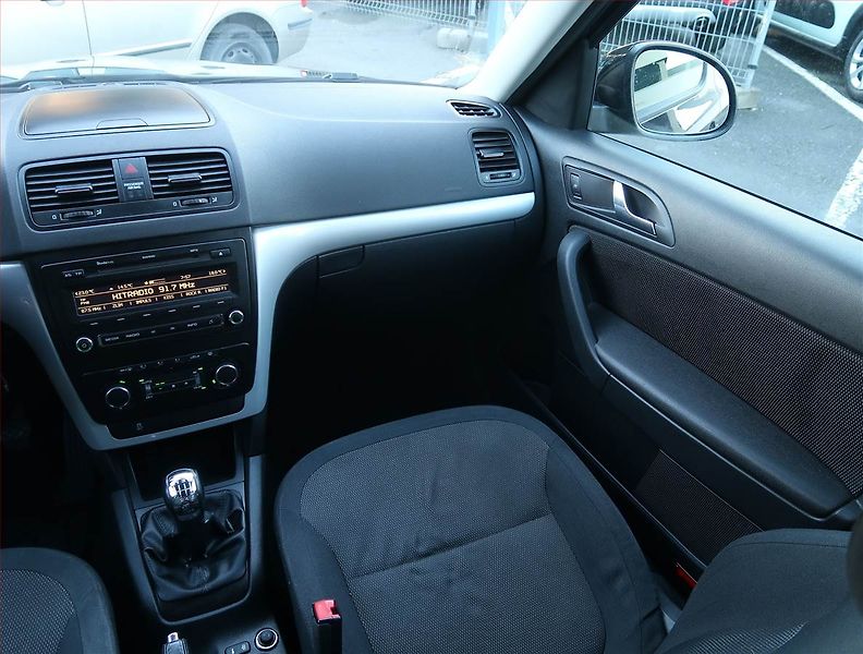 Škoda Yeti (2010) Ambition 1.2 TSI, Tempomat - fotka 8 z 19