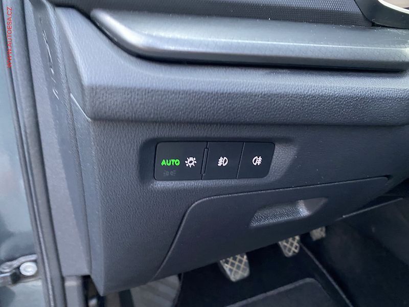 Škoda Octavia (2020) 1.5 TSi, Ambition - fotka 15 z 19