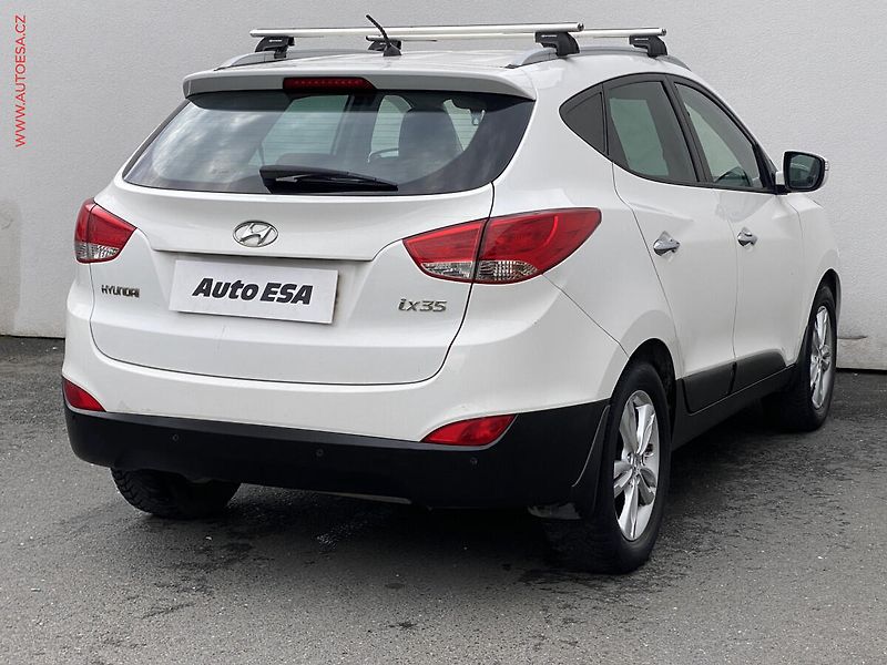 Hyundai ix35 (2011) 1.6 GDi, ČR, AC, park.čidla - fotka 4 z 17