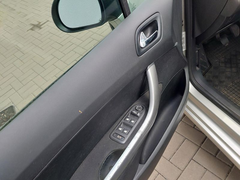 Peugeot 308 (2009) SW 1.6-88kW - fotka 16 z 32
