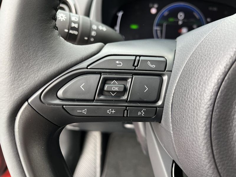 Toyota Yaris Cross 1.5 HEV Style (2x4) - fotka 11 z 24