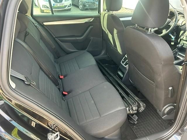 Škoda Octavia (2013) 1,4TSi elegance combi 103kW   - fotka 30 z 43