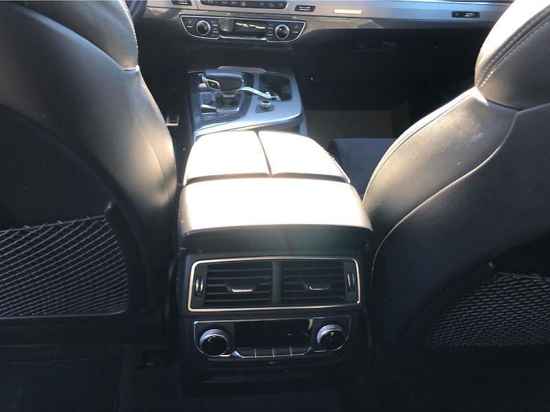 Audi Q7 3.0TDi S-LINE - fotka 23 z 30