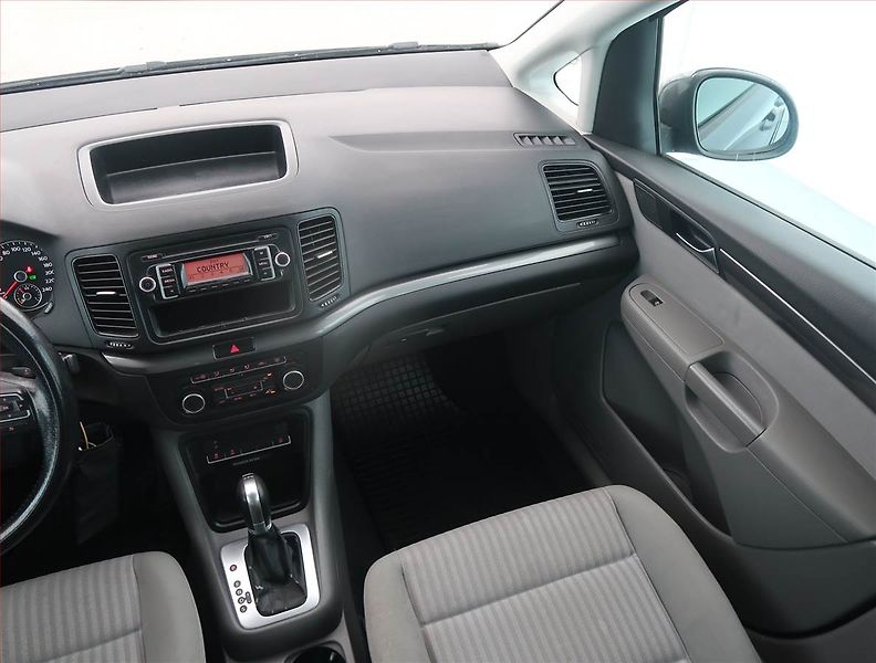 Seat Alhambra (2011) 2.0 TDI, Automat, 7 míst - fotka 8 z 15