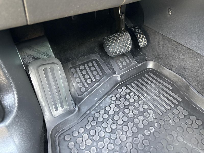 Škoda Karoq (2019) 1,0 TSI AMBITION PĚKNÝ VŮZ - fotka 14 z 27