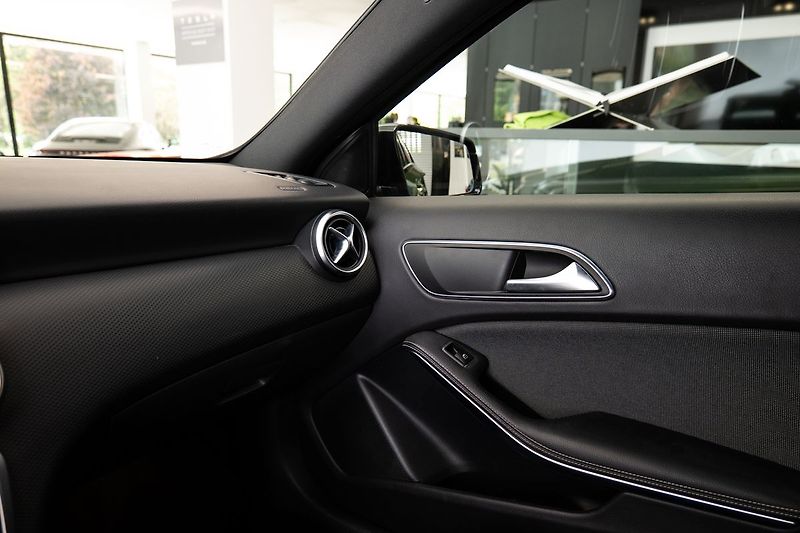 Mercedes-Benz Třídy A 180d Style - fotka 17 z 22