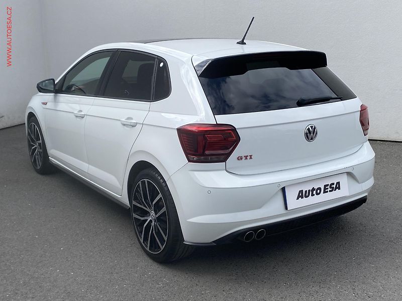 Volkswagen Polo (2018) 2.0TSi, GTi, DSG, LED - fotka 6 z 17