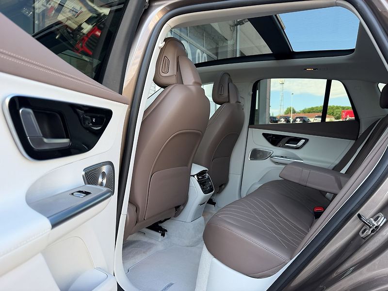 Mercedes-Benz EQE 500 AMG 4MATIC SUV - fotka 14 z 39