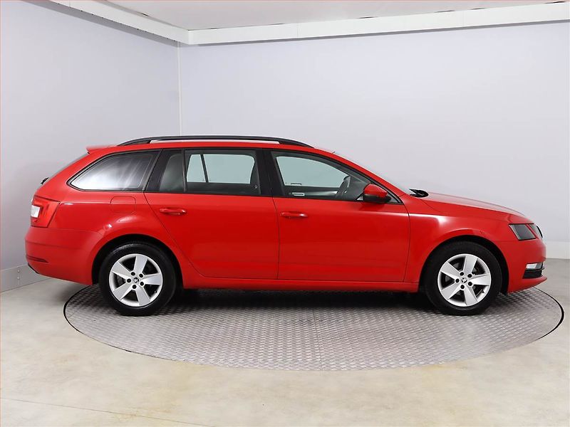 Škoda Octavia (2017) Ambition 1.6 TDI, Serv.kniha - fotka 6 z 14