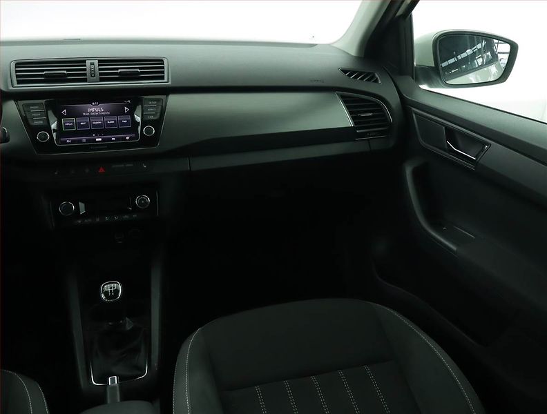 Škoda Fabia (2021) Style 1.0 TSI, ČR,1.maj - fotka 8 z 15