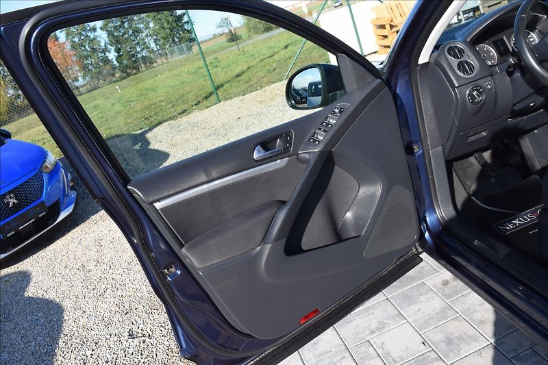 Volkswagen Tiguan 2,0 TDI 103KW NAVI TAŽNÉ ALU - fotka 19 z 47
