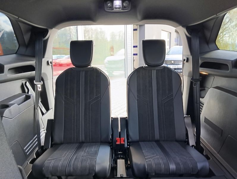 Peugeot 5008 (2021) GT BlueHDi 180 S&S EAT8 - fotka 21 z 26