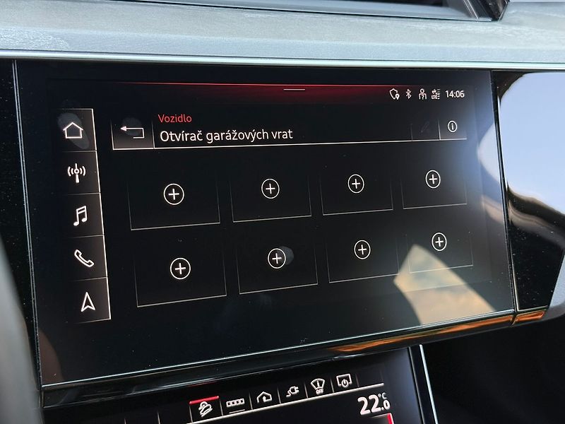Audi e-tron 55 300kW NightV B&O HUD Tažné - fotka 10 z 18
