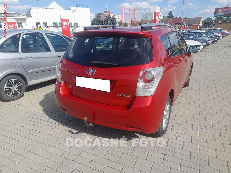Toyota Verso (2011) 2.0, 2.maj,ČR, navi, autoAC - fotka 2 z 3