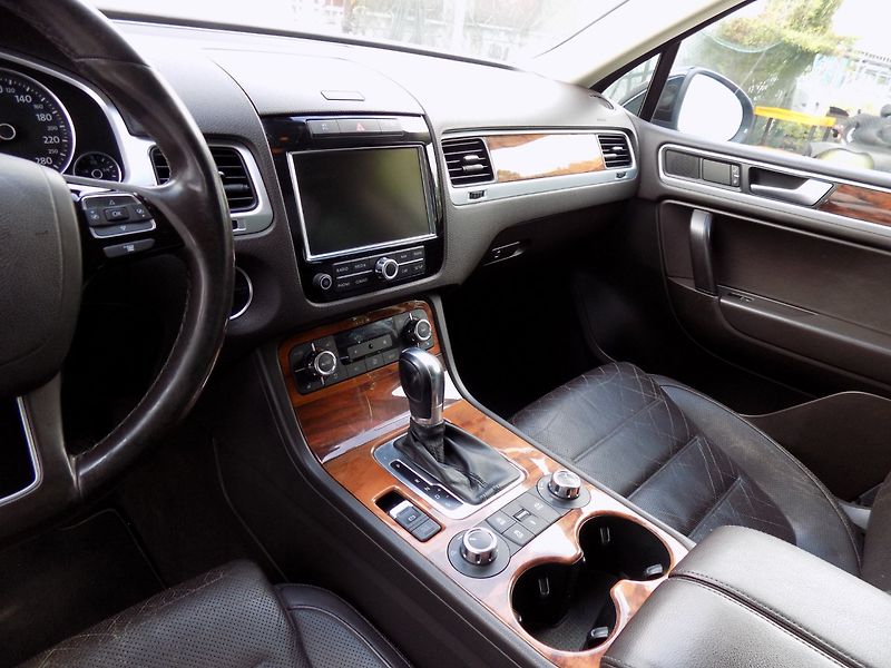 Volkswagen Touareg (2010) 3.0TDI/4x4/Chl.sedačky/LED/ - fotka 28 z 43