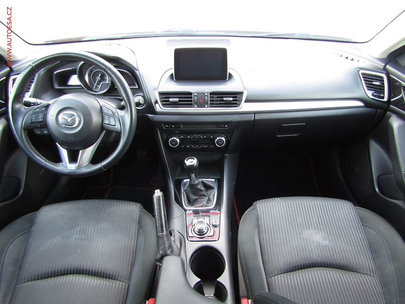 Mazda 3 (2015) 2.0 i, ČR, AC, xenon, navi - fotka 8 z 21