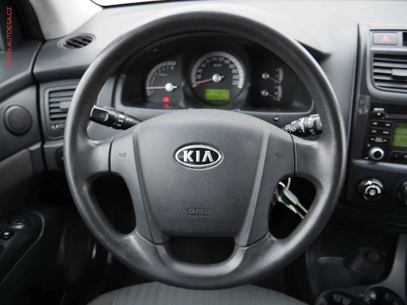 Kia Sportage (2009) 2.0i, ČR, AC, zmk.řazení - fotka 13 z 16