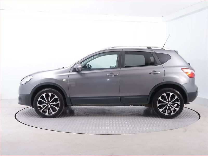 Nissan Qashqai (2013) 1.6 dCi, 4X4, Serv.kniha - fotka 3 z 18