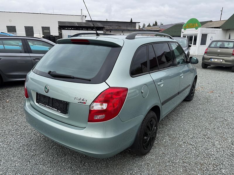 Škoda Fabia 1.6 16V AMBITION - fotka 6 z 13