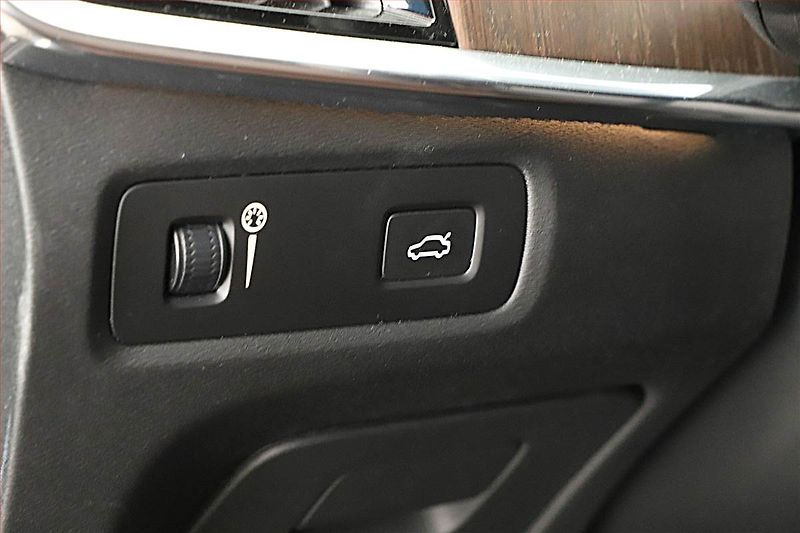 Volvo V90 (2020) Cross Country - fotka 16 z 20