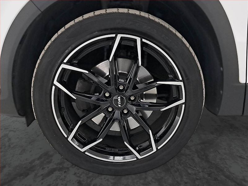 Hyundai Santa Fe (2021) 2.2 CRDi - fotka 15 z 26