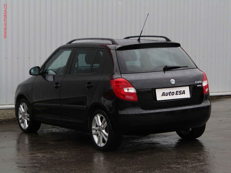 Škoda Fabia (2011) 1.2 TSi, ČR, Ambiente - fotka 6 z 15