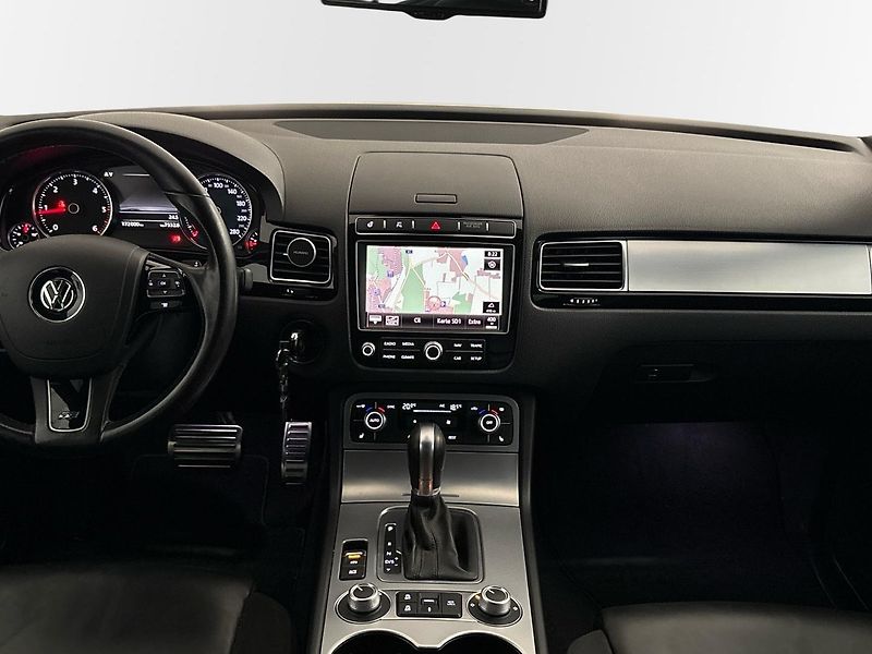 Volkswagen Touareg (2015) Exclusive V6 3,0 TDI  - fotka 5 z 35