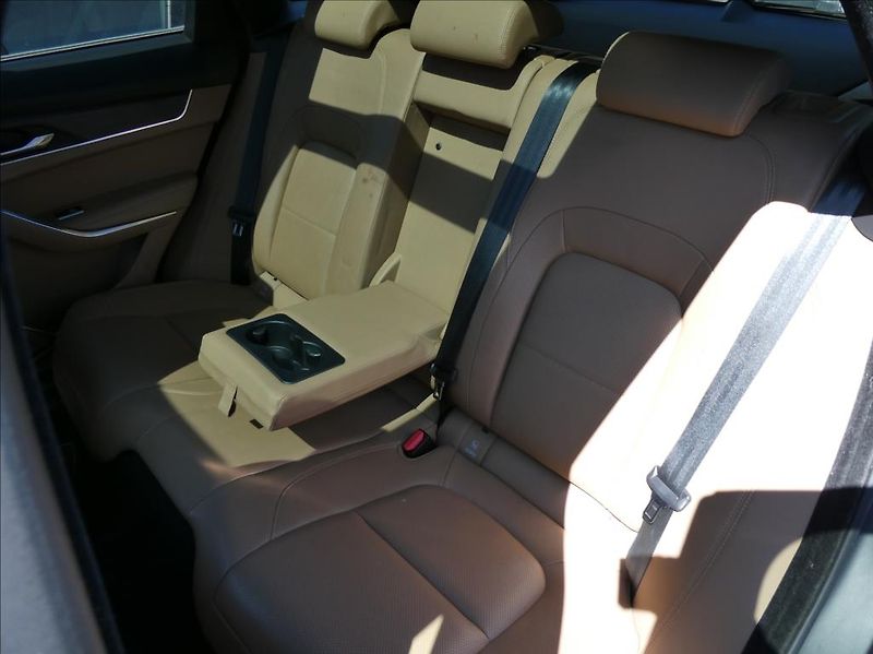 Jaguar F-Pace 2,0 D200 SE,1.maj,ČR,DPH,Pano - fotka 18 z 40