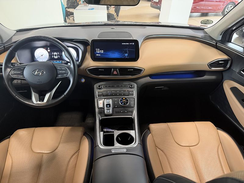 Hyundai Santa Fe (2021) 2.2CRDi 148kW Style 4x4 - fotka 12 z 20