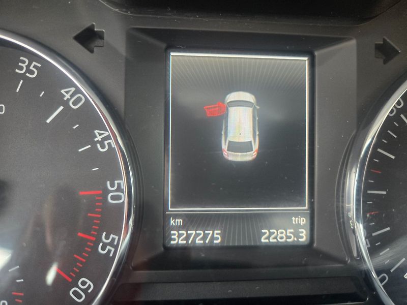 Škoda Octavia (2013) 2.0 TDI Elegance, Odpočet DPH - fotka 9 z 27