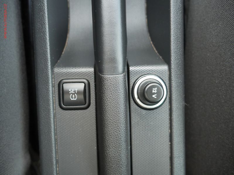 Škoda Rapid (2014) 1.6 TDi, Elegance, STK6/28 - fotka 17 z 17