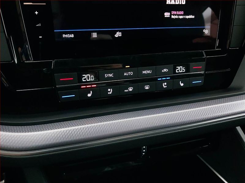 Volkswagen Touareg (2022) 3.0 TDI - fotka 18 z 23