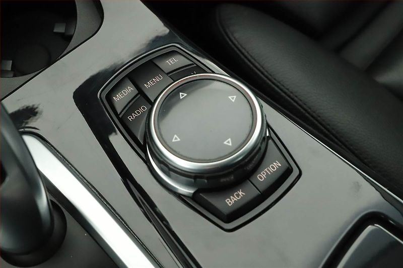 BMW Řada 5 (2013) 520d xDrive, 4X4, Automat, ČR - fotka 16 z 20
