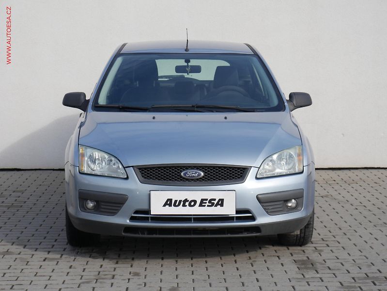 Ford Focus (2005) 1.6i, AC - fotka 2 z 15