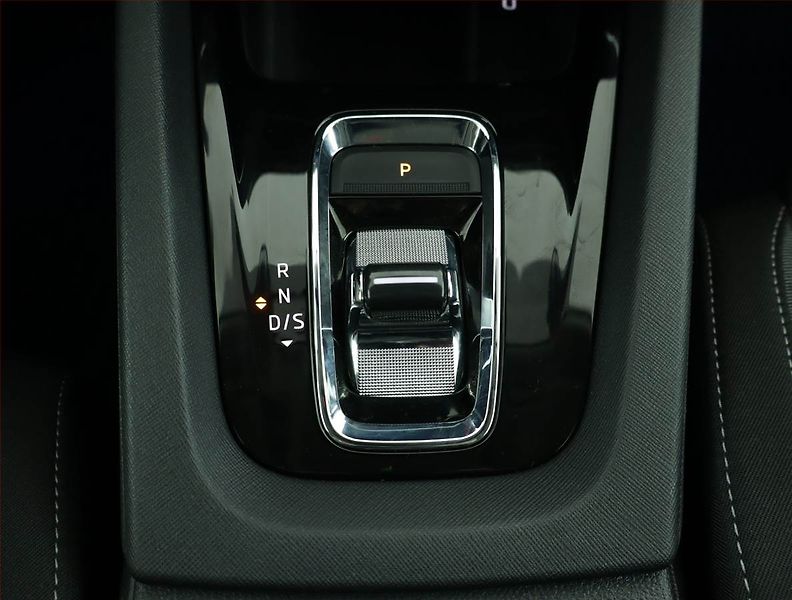 Škoda Octavia (2022) 2.0 TDI, Automat, ČR,1.maj - fotka 13 z 16