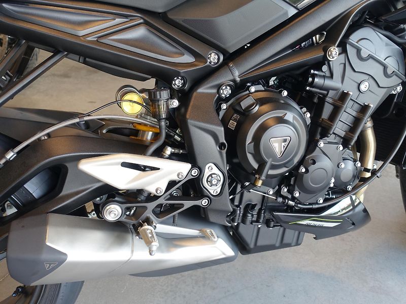 Triumph Street Triple 765 RS (2026) Akce - 30.000,- - fotka 7 z 9
