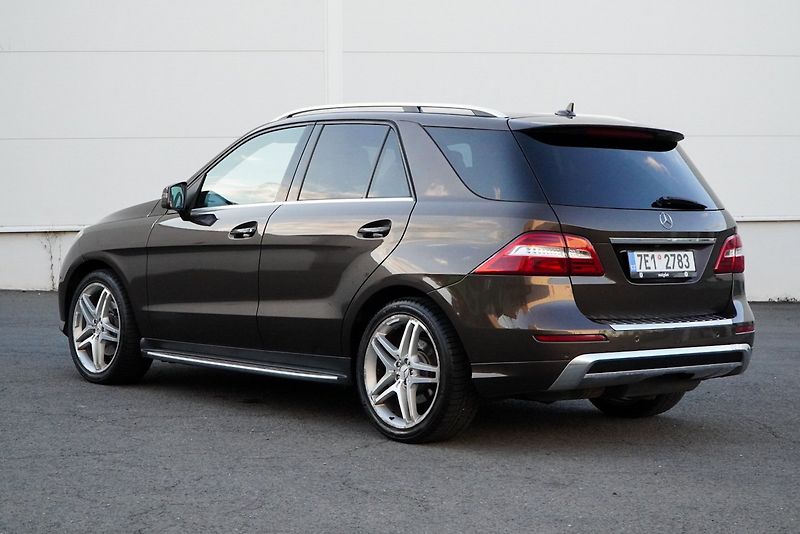 Mercedes-Benz Třídy M 350 CDi 4MATIC AMG - fotka 14 z 45