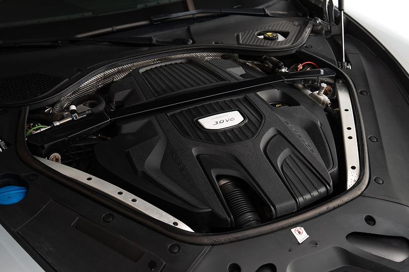 Porsche Panamera - fotka 23 z 25