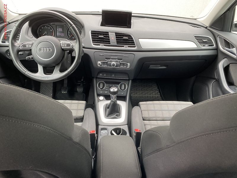 Audi Q3 (2015) 2.0 TFSi, Bixen, navi, TZ - fotka 8 z 17